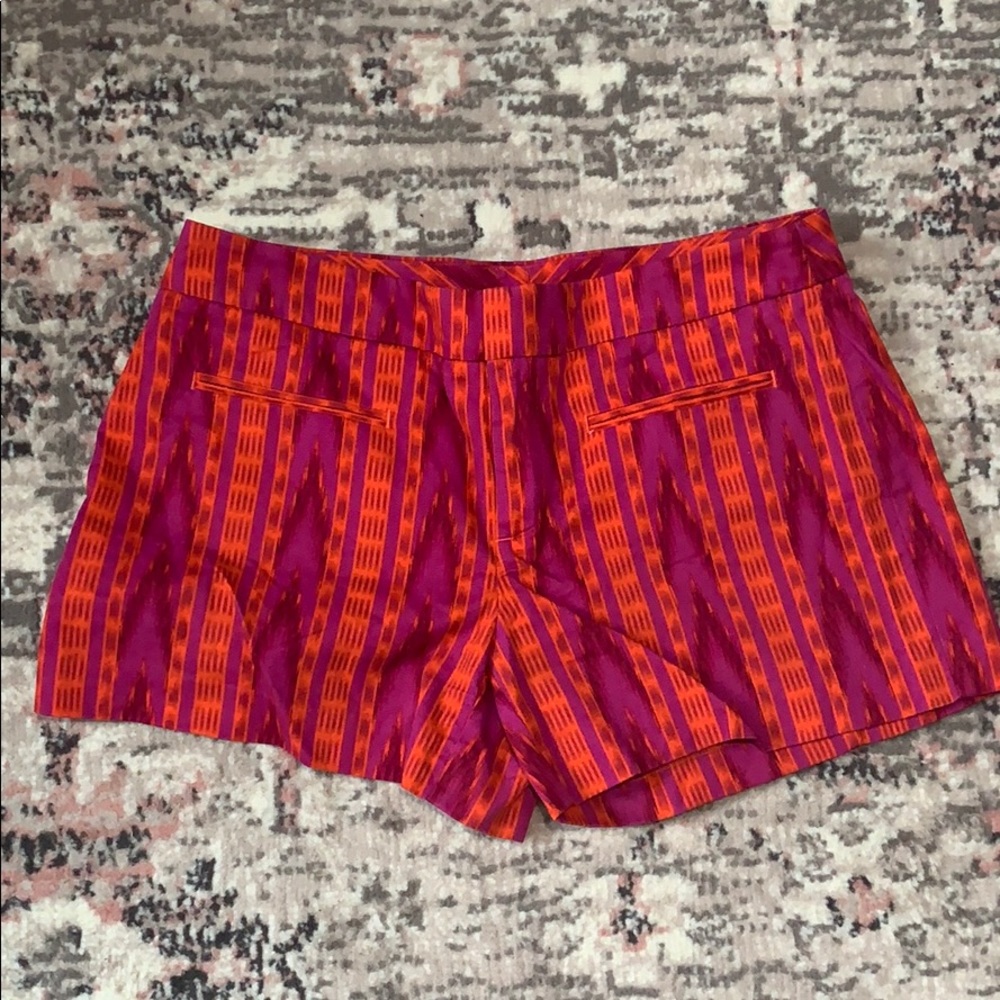 5/$25 Gap fun ikat print shorts in red and pink